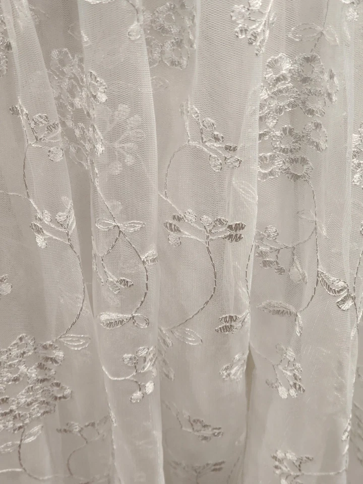 Encantadores vestidos de novia de encaje línea A talla 2 apliques vestido de novia tren de barrido Foto 3 de 4