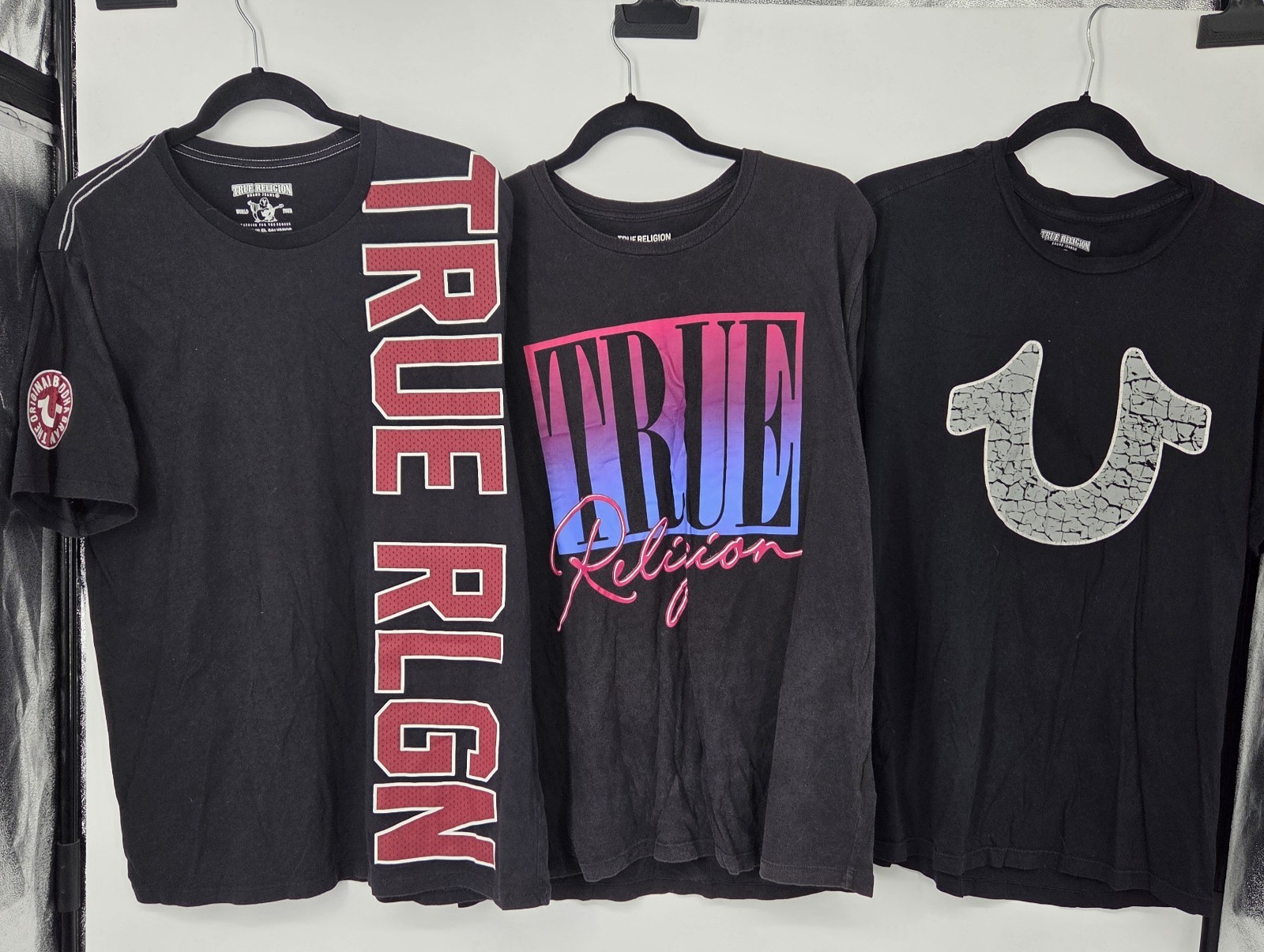 True Religion Mens Size Large T-Shirts Graphic Print Tees Lot of 3 Black thumbnail 2