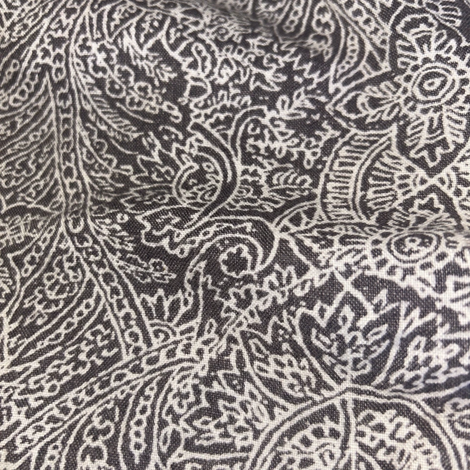 Pantalones Cortos Ellen Tracy Talla M 100% Lino Gris Y Blanco Estampado Paisley Foto 2 de 3