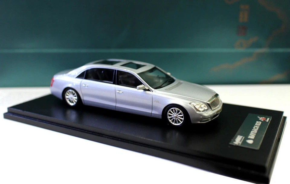 1/43 Scale Maybach 62S Silver Diecast Car Model Toy Collection Gift NIB - Image 2 of 4