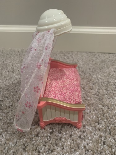 Fisher-Price Loving Family Dollhouse Furniture Girls Pink Canopy Bed Daybed 2006 - Picture 4 of 4