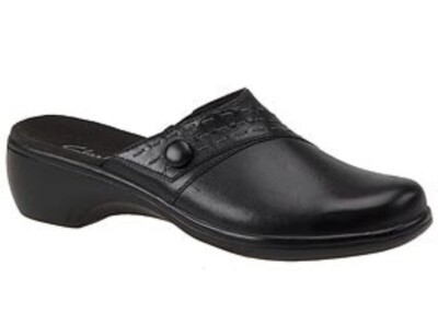 NEW CLARKS Woman s Nan Black Slip On Shoes Leather sz 7