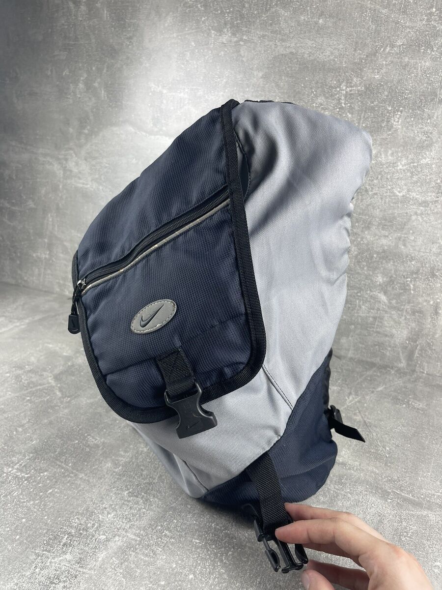 Nike Rare Vintage Sling Bag 90's Grey / Blue Reflective FO Nike Rare Vintage Sling Bag 90's Grey / Blue Reflective FO