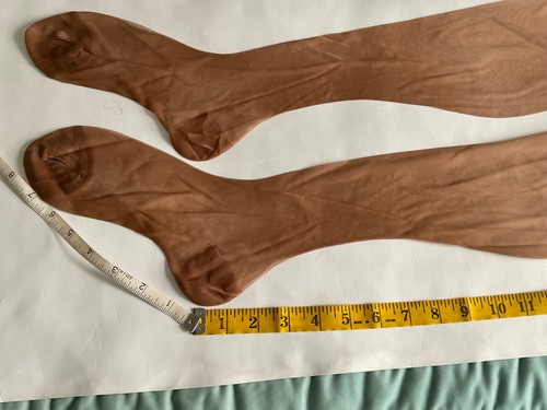 1PR VINTAGE HANES 415 REINFORCED SHEER 9 SHORT STOCKINGS UNWORN & BONUS PAIR - Picture 4 of 8