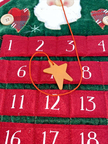 Velvet Santa Clause/Christmas Tree Christmas Countdown Calendar - Beautiful - Picture 7 of 10