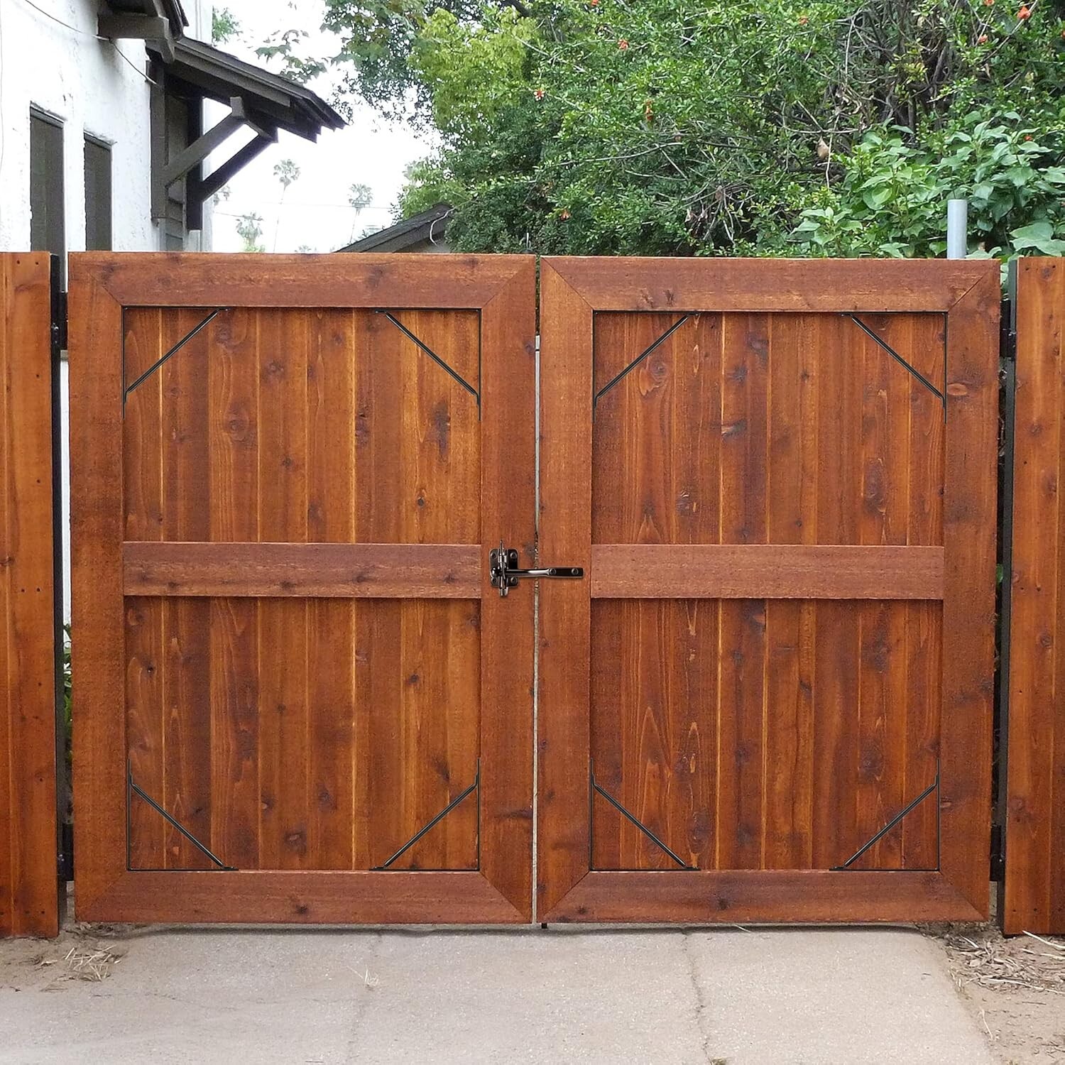 "Heavy Duty Anti-Sag Gate Kit with Hinges and Latch for Wooden Fences "