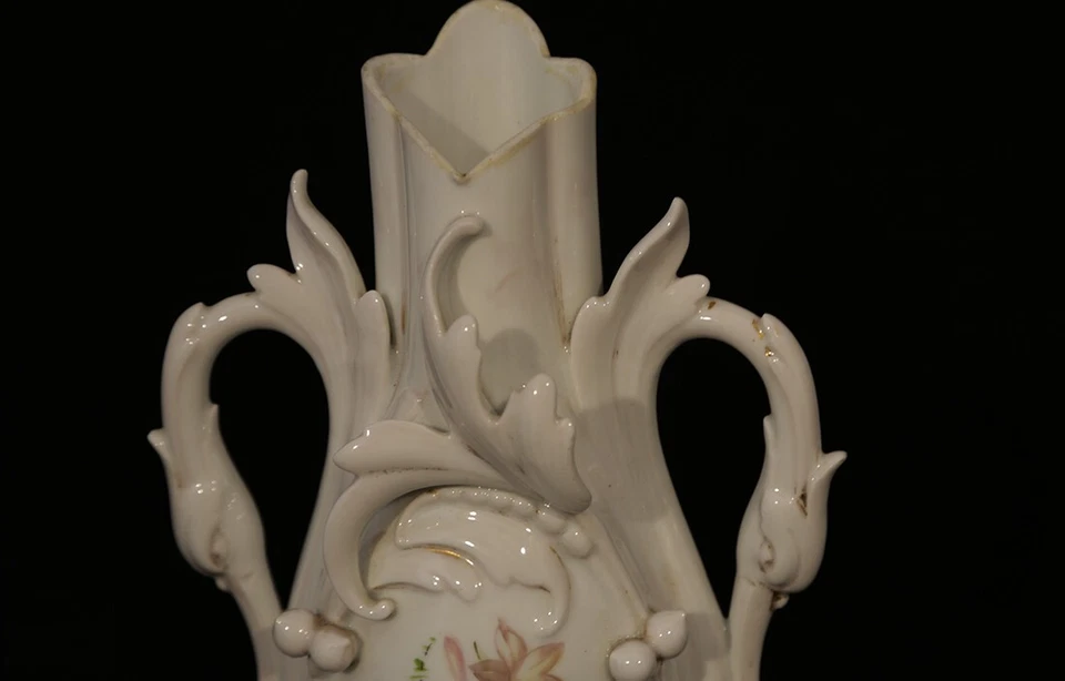 Vase porcelaine XIXe, Charles X / White porcelain vase 19th - Photo 2/4