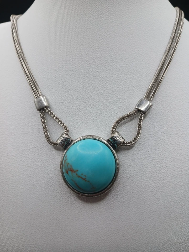 Collar Cabujón Turquesa Marca Lucky Cadena Trigo Tono Plata Foto 2 de 4