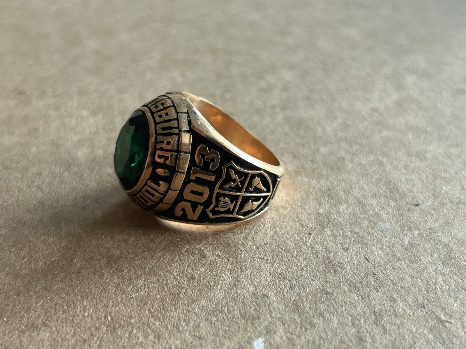 10 K Solid Rose Gold Class Ring With Emerald Gems… - image 2