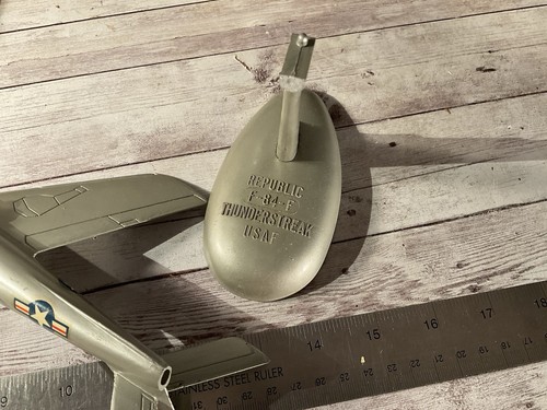 ESCRITORIO ORIGINAL REPUBLIC FACTORY MODELO F-84-F THUNDERSTREAK USAF - Imagen 3 de 6