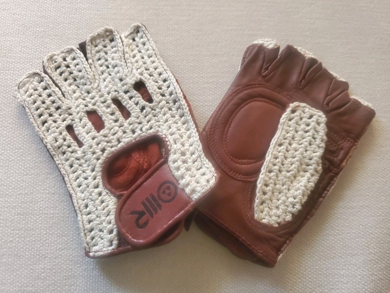 NEW ITALIAN BOERIO BROWN LEATHER CROCHET FINGERLESS DRIVING GLOVES SIZE S