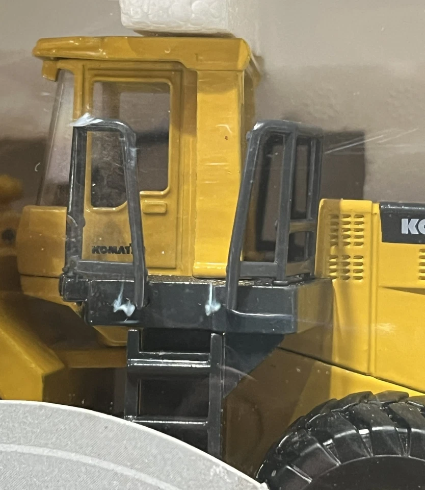 Cargador frontal Joal escala 1:50 Komatsu WA600-3 modelo fundido a presión Foto 2 de 4