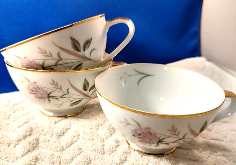 VINTAGE EMPRESS CHINA ROSETTE #808 SET OF [3] TEA CUPS  W/ GOLD TRIM   JAPAN