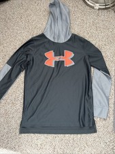 Under ARMOUR Boys Shirt Size M
