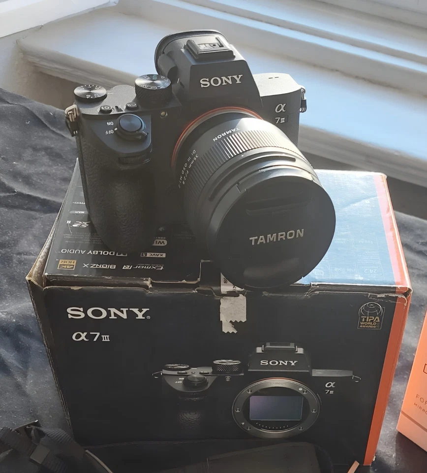 SONY A7III MIT TAMRON 35MM F/2.8 PRIME Objektiv Sehr Guter Zustand