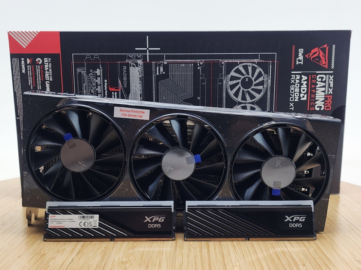 XFX AMD Radeon RX 9070 XT 16GB Swift RX-97TSWF3B9 + 32GB