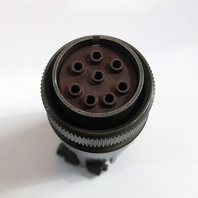 Amphenol MS3106E20-7P Connector Plug Female 8 socket