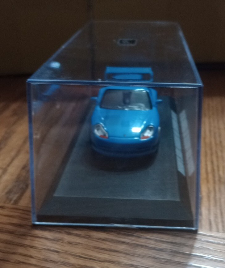 Greenlight Fast & Furious Brian's 2001 Porsche 911 Carrera