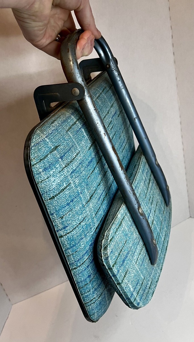 Ensemble de six chaises pliantes françaises En vente sur