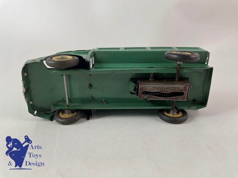 JOUETS ANCIENS--: Renault ADTD calandre masque à gaz . 1942