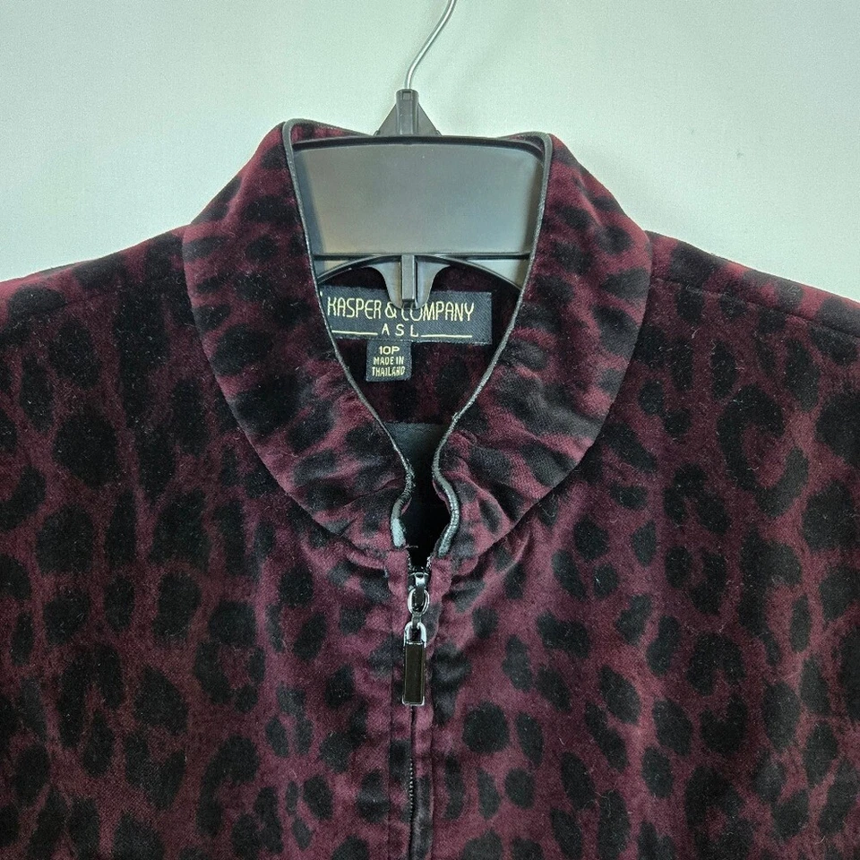 Jaqueta de carreira Kasper ASL veludo borgonha estampa de leopardo acabamento em couro sintético 10P - Imagem 2 de 4