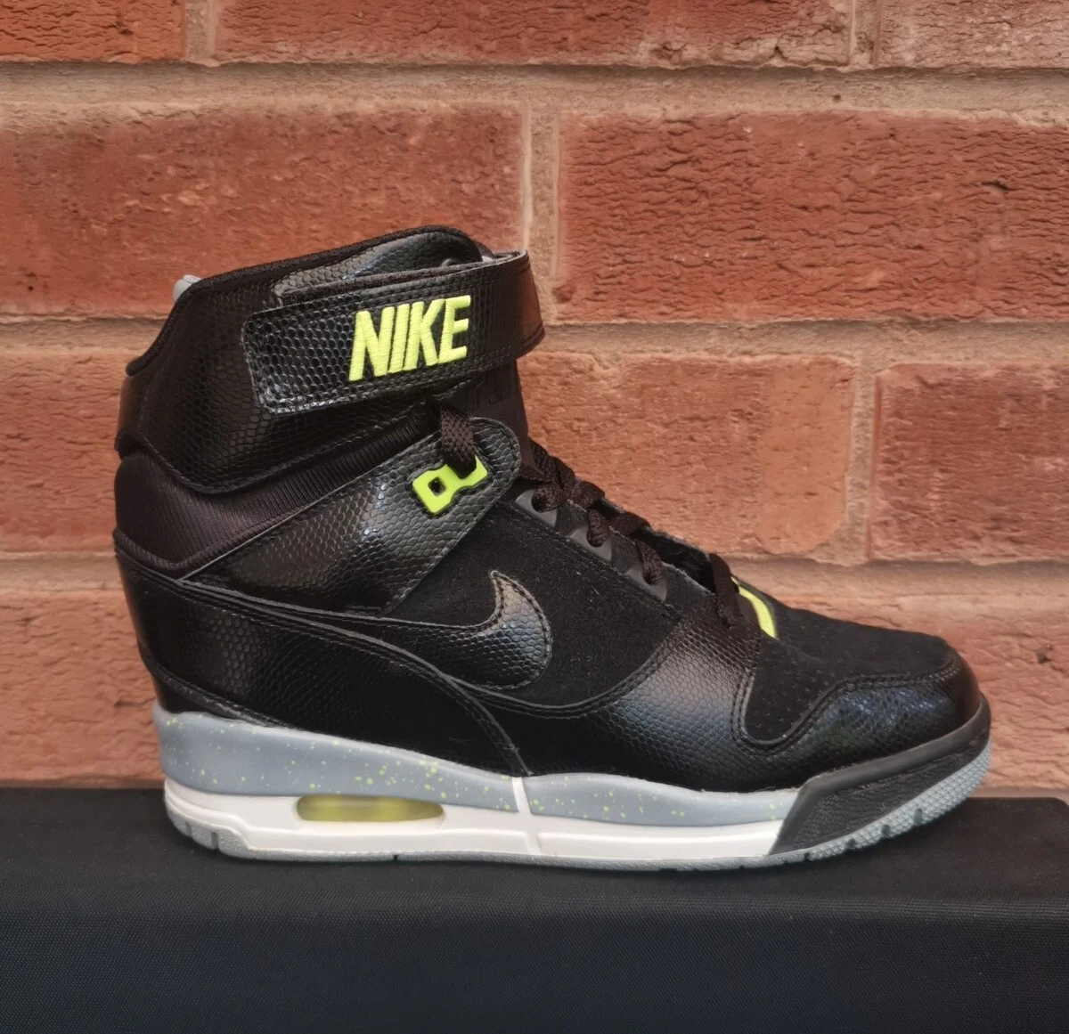 Nike air shop wedge sneakers