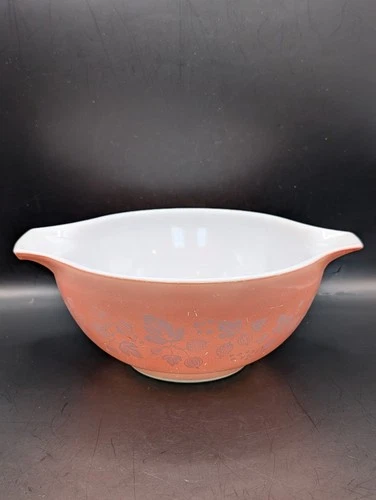 Vtg Pyrex Pink Gooseberry Cinderella Bowl #442 1.5  Quart MCM