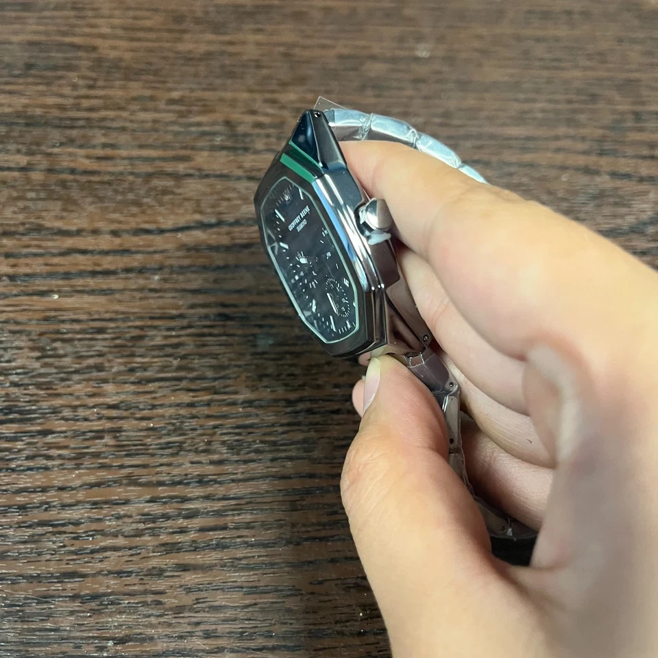 Reloj para hombre GEOFFREY BEENE multifunción con detalles de diamantes esfera azul caja octágona Foto 3 de 4