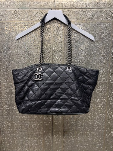 AUTHENTIC CHANEL BLACK QUILTED TOTE BAG