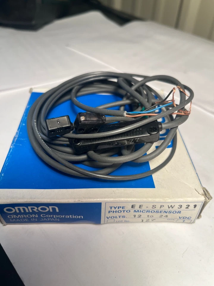 NEW OMRON EE-SPW321 PHOTO MICROSENSOR 12 TO 24 VDC through-beam type sensor - Image 2 of 2