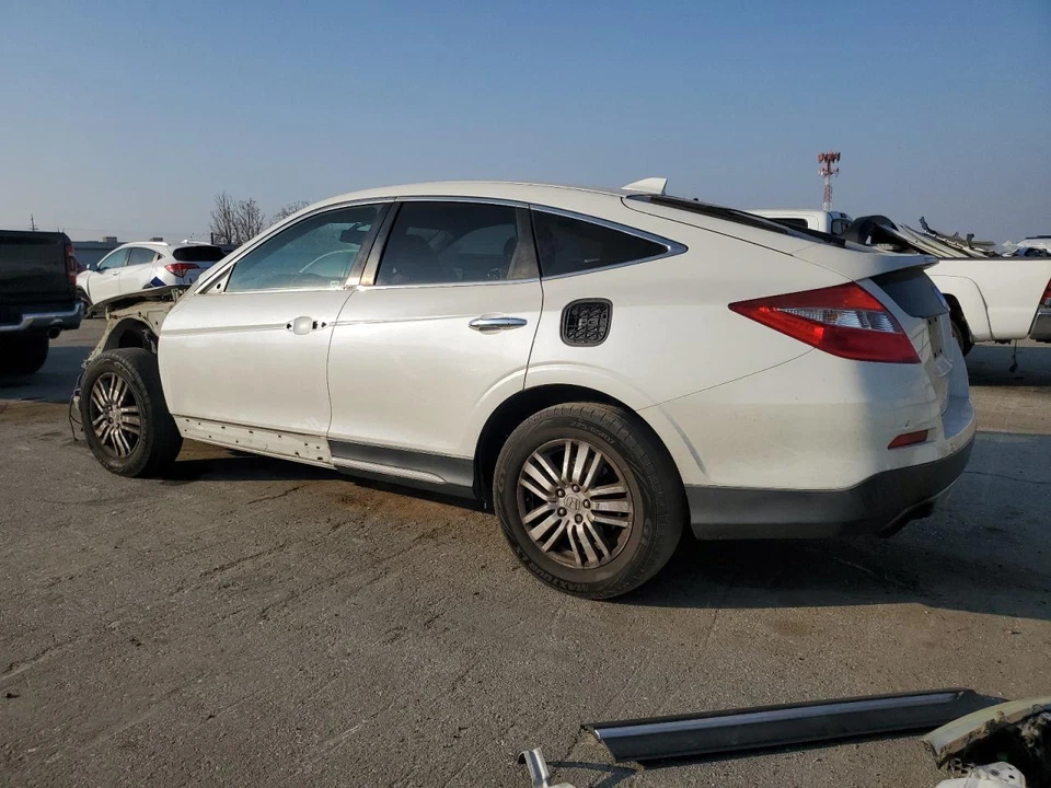 Guardabarros delantero derecho usado se adapta a: Honda Crosstour 2015 delantero derecho grado A Foto 3 de 4
