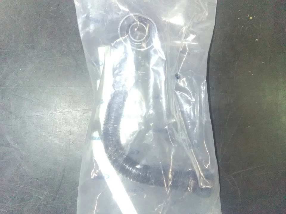 Manguera respirador cárter motor separador motor a aceite - Valco # 11617504535 Foto 3 de 3