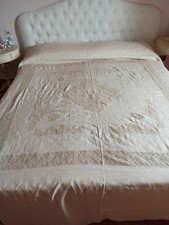 copriletto matrimoniale in lino con ricamo a macchina
