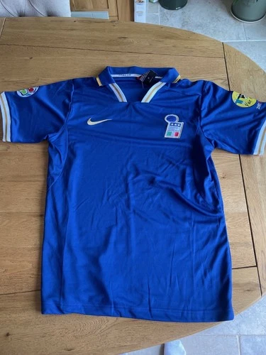 Retro Italy Football Shirt Medium