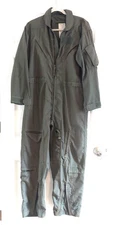 US Air Force Flyers Coveralls Mens 42S Green Flight Suit CWU-27/P USAF Military