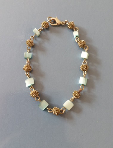 Pale Green Blue Shell & Filigree Silvertone Links Bracelet. Boxed Gift Idea - Picture 7 of 18