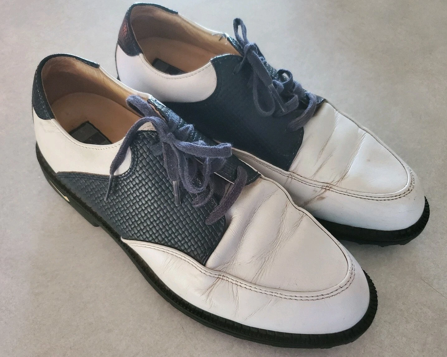 Scarpe da golf Nike Air Bella Last da donna Oxford bianche blu navy cravatta in pelle