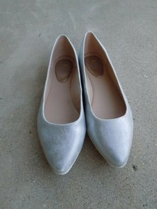 easy spirit silver flats