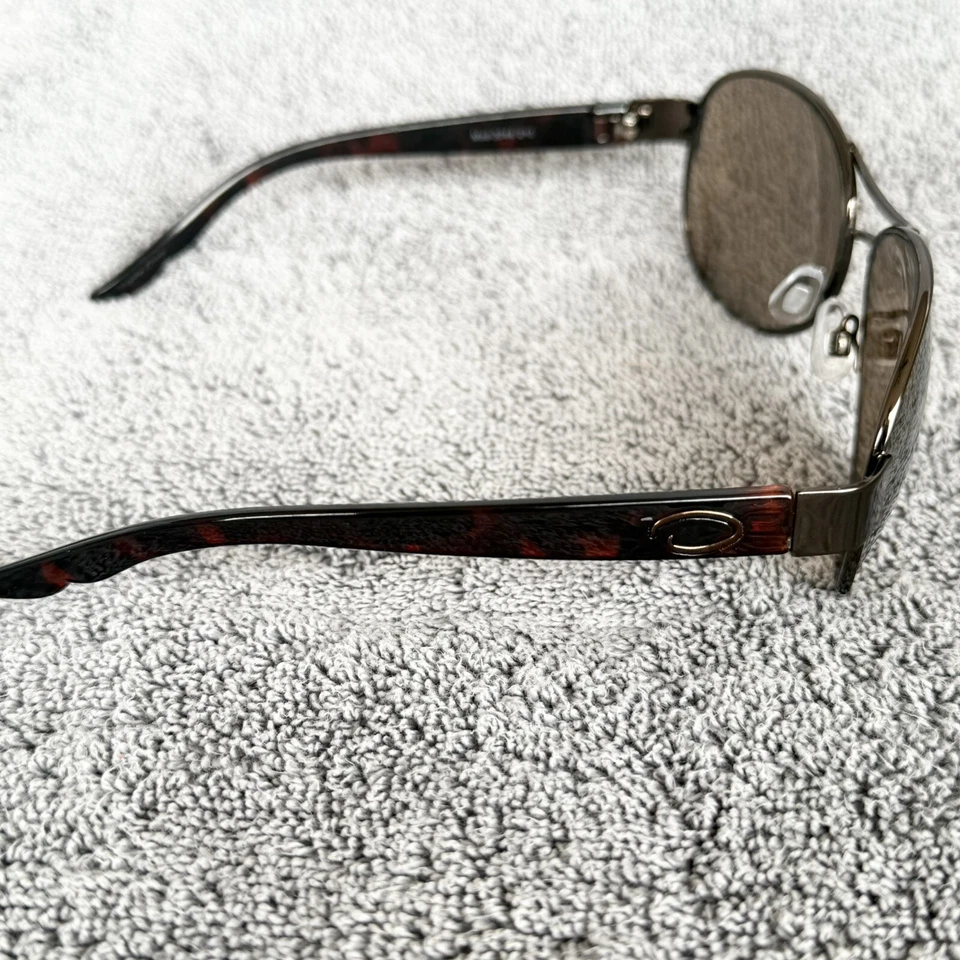 Óculos de sol Oscar De La Renta aviadores MOD 3044 210 bronze tartaruga marrom aviador - Imagem 3 de 4