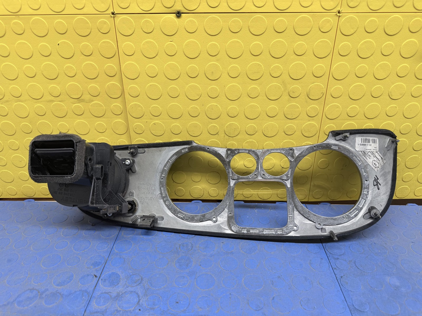 Bentley Continental Flying Spur 2003-2012 Dashboard molding P/N 3W0857059