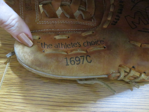 MACGREGOR LEATHER 1697C VIDA BLUE Baseball Glove RHT - Picture 4 of 7