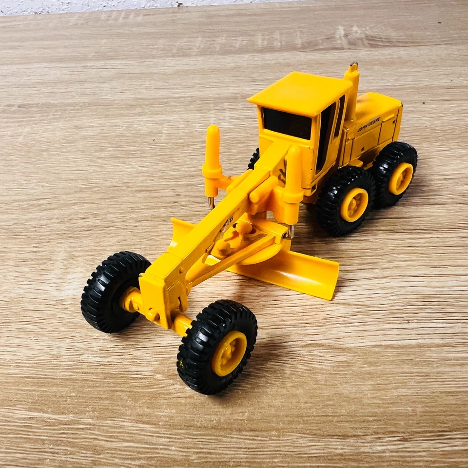 Ertl 5540 John Deere 772bh Industrial Road Grader 1/64 Die Cast Yellow - Image 2 of 4