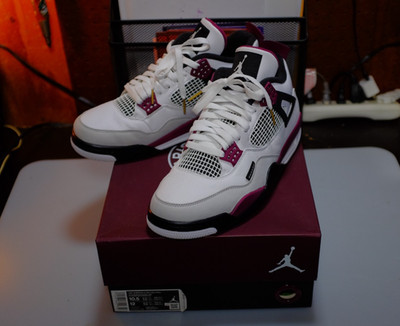 Size 10.5 - Jordan 4 Retro x Paris Saint-Germain Bordeaux 2020 VNDS