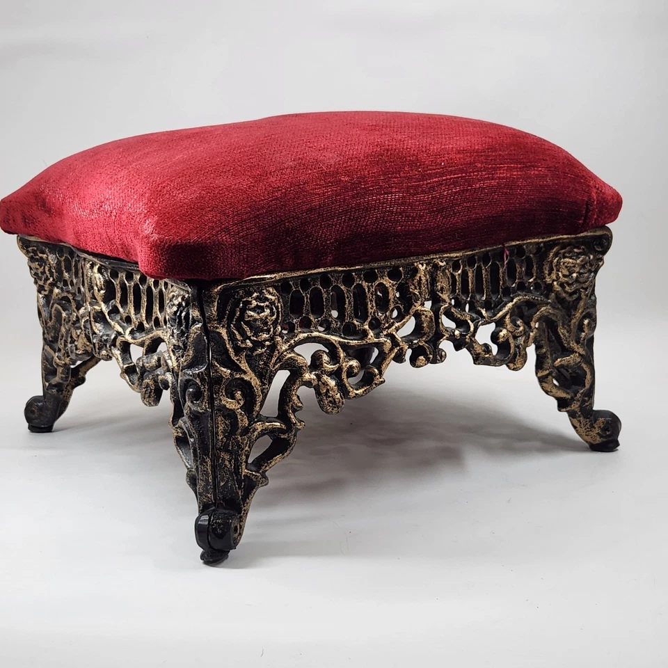 Reposapiés victoriano de hierro fundido antiguo dorado tela roja 14" cuadrado X9,5" de alto Foto 3 de 4