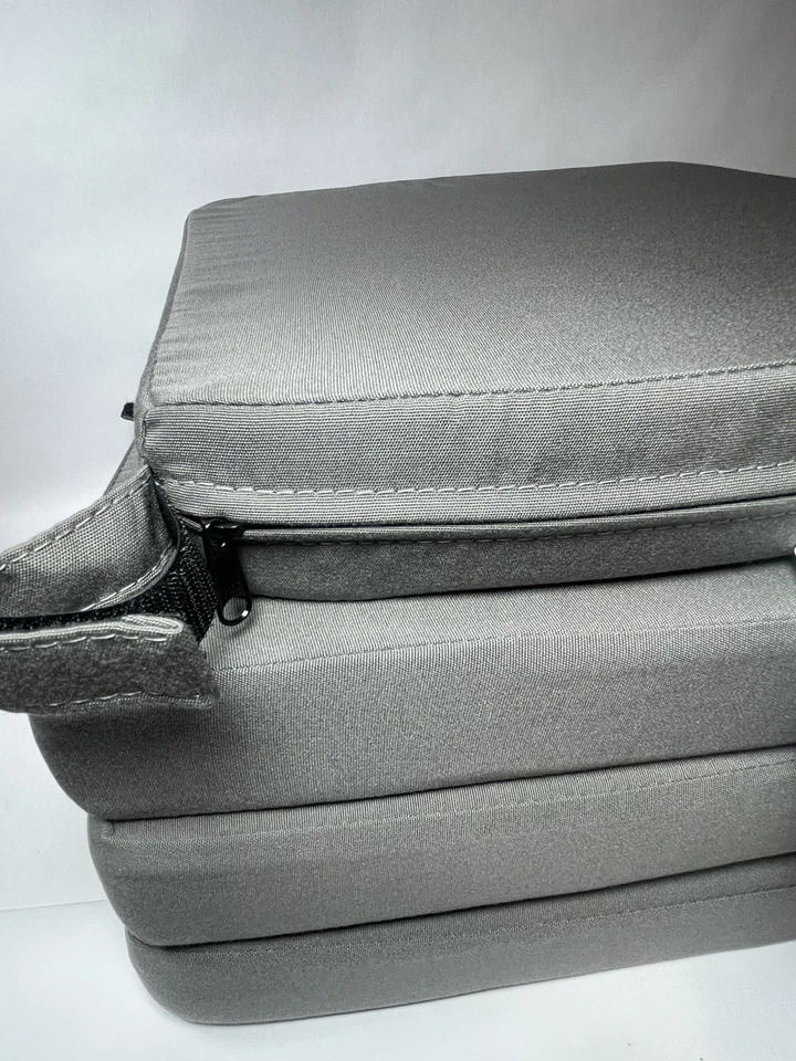 Sunbrella 方形圆形转角座垫,16"x16"x2.5"" 4 件套 灰色 灰色 — 第 4/4 张图片