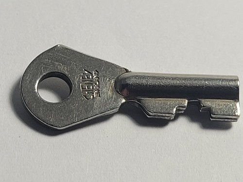 Vintage Original Cheney Key #10 England  Locks Box - Picture 4 of 6