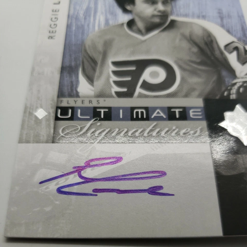 2011-12 UD Ultimate Collection Signatures Reggie Leach - #US-RL - Image 3 of 4