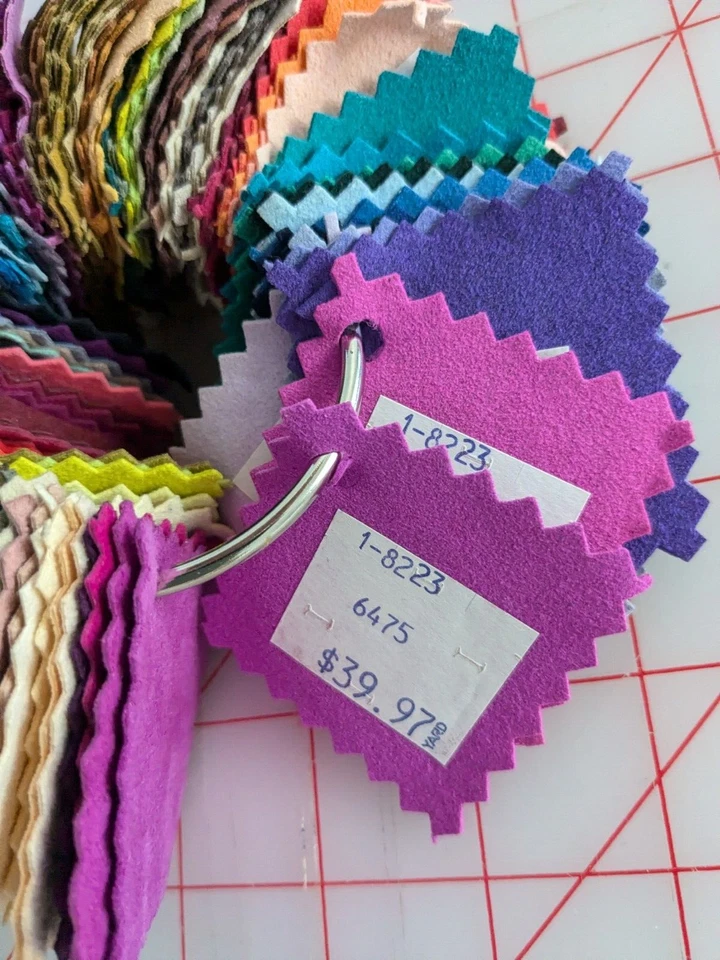 MUESTRAS DE TELA DE GAMUZA SINTÉTICA DE MICROFIBRA - 150 - 2" Cuadrados - Parches - Etiquetas - Etiquetas Foto 3 de 4