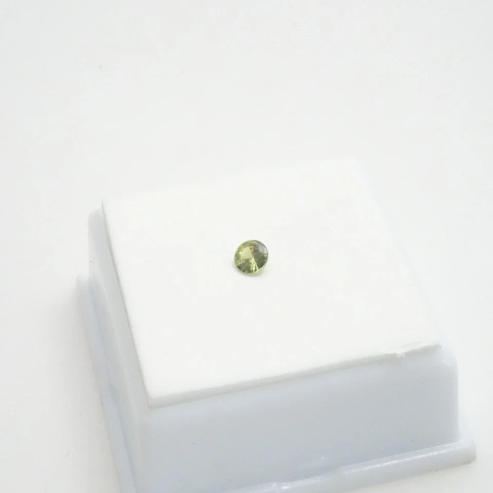 Demantoid Garnet 0.30ct - 4mm Round - Demantoid Garnet Loose Gemstone - Image 4 of 4