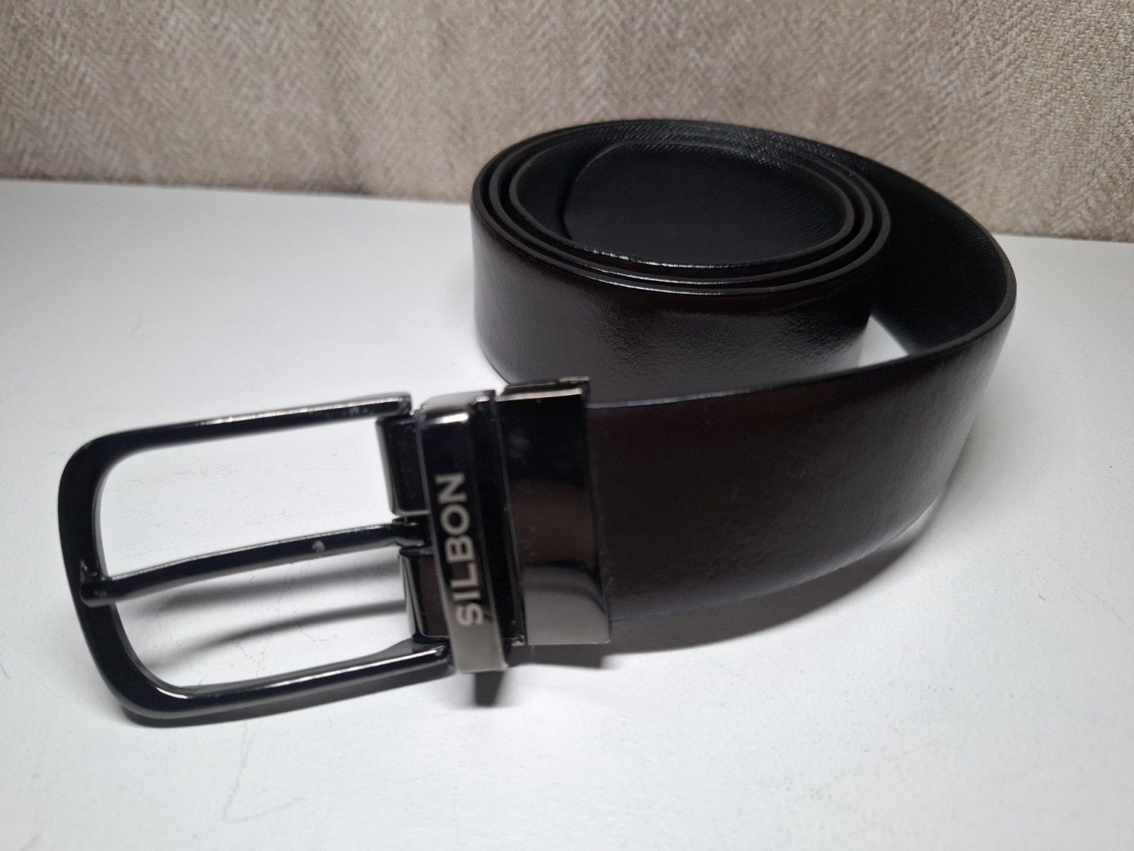 Cinturón reversible de cuero genuino negro y marrón plata. Talla 36